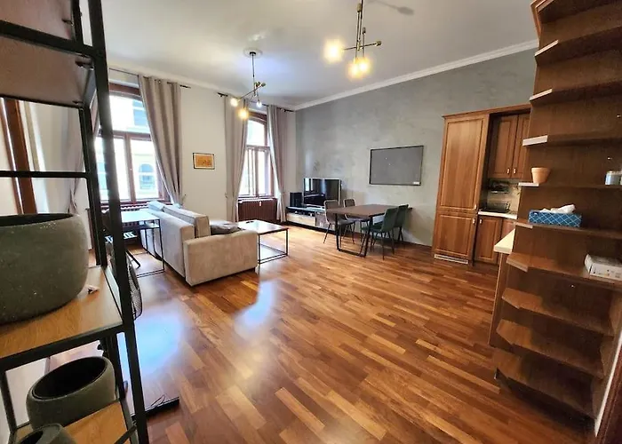 Spacious Apartment 6Min From The Dancing House