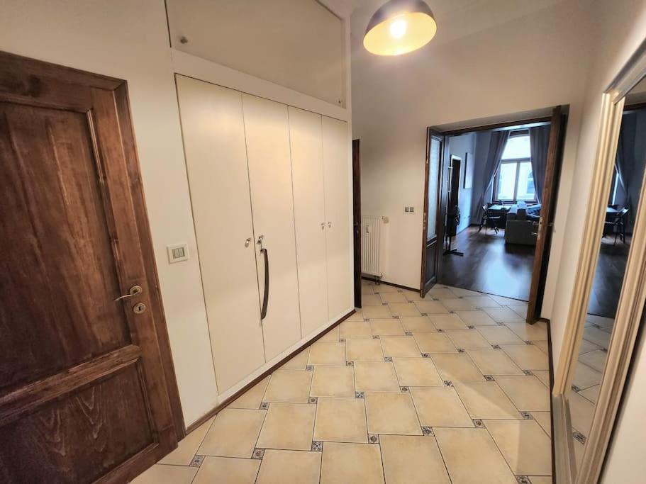 Spacious 6min From The Dancing House * Praha