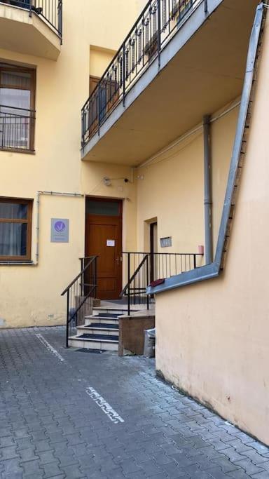 Spacious 6min From The Dancing House * Praha