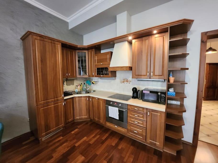 Spacious 6min From The Dancing House Apartmán