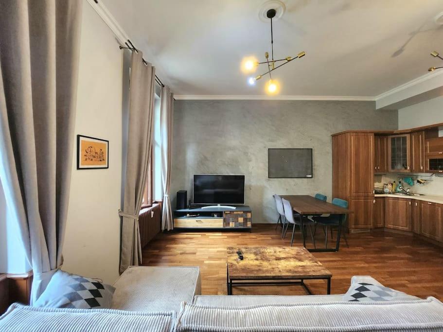 Appartement Spacious 6min From The Dancing House