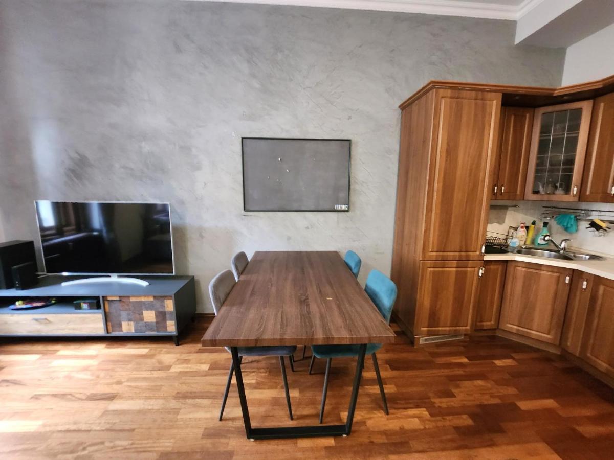 Spacious 6min From The Dancing House * Praha